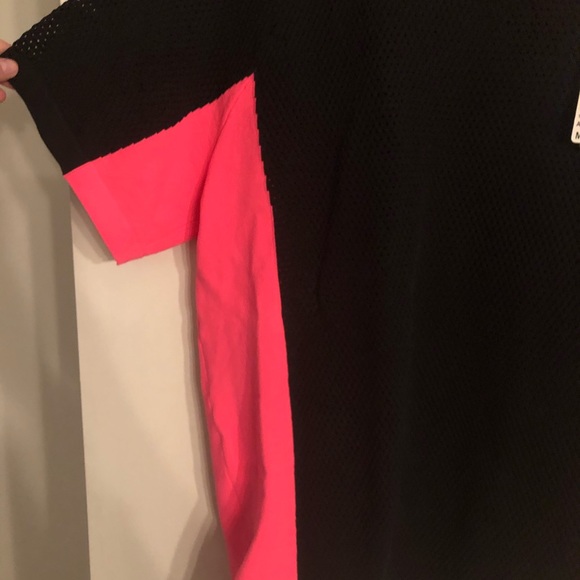 Adidas top - Picture 2 of 4